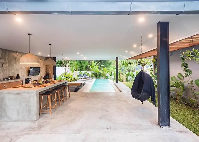 Modern Edgy Sophisticated Base, Close To All - 2Br Villa