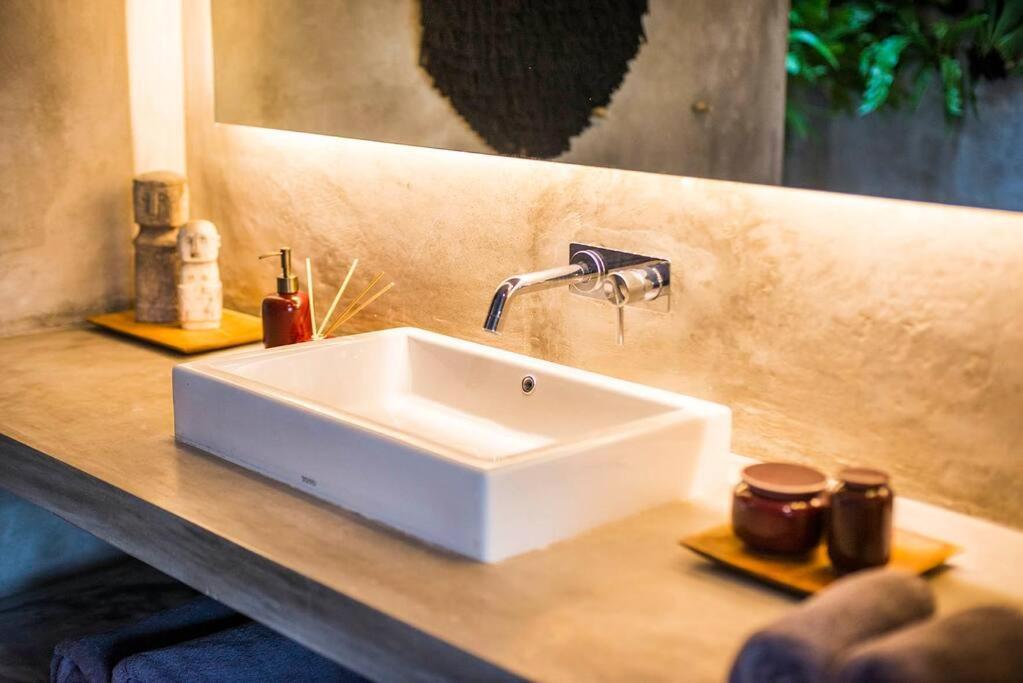 Modern Edgy Sophisticated Base, Close To - 2br * Canggu (Bali)