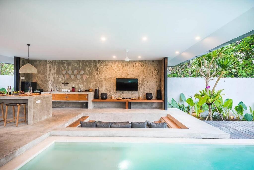 Modern Edgy Sophisticated Base, Close To - 2br