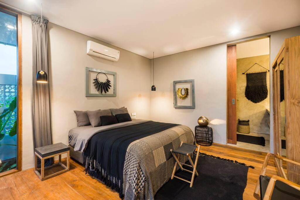 Modern Edgy Sophisticated Base, Close To - 2br Villa *