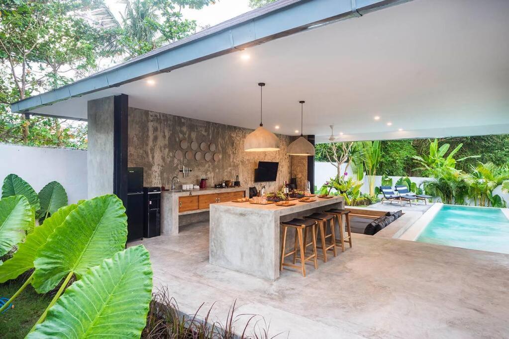 Villa Modern Edgy Sophisticated Base, Close To - 2br